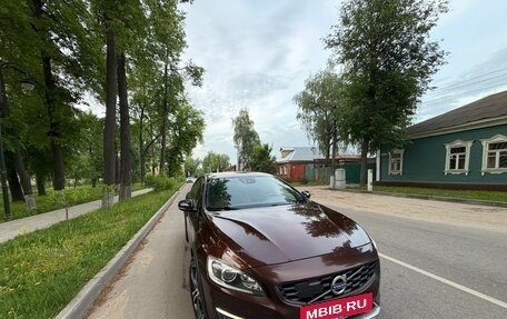 Volvo S60 Cross Country, 2015 год, 1 950 000 рублей, 4 фотография