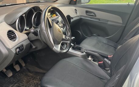 Chevrolet Cruze II, 2010 год, 565 000 рублей, 13 фотография