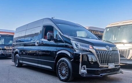 Toyota HiAce H300, 2024 год, 14 080 000 рублей, 3 фотография