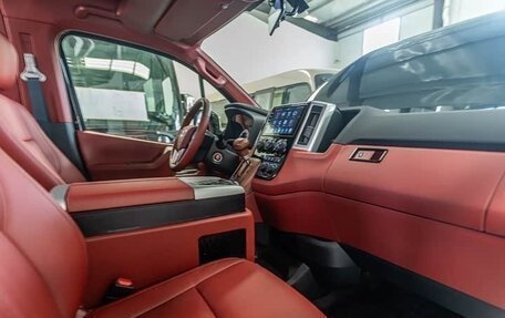 Toyota HiAce H300, 2024 год, 14 080 000 рублей, 17 фотография