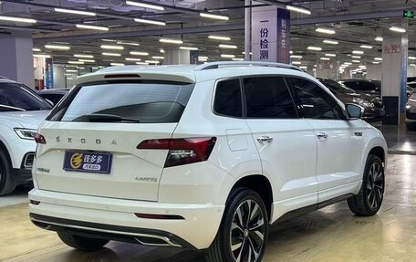 Skoda Karoq I, 2022 год, 1 870 000 рублей, 4 фотография