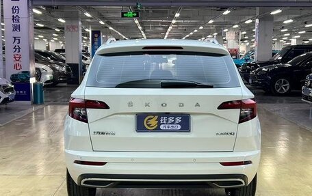 Skoda Karoq I, 2022 год, 1 870 000 рублей, 5 фотография