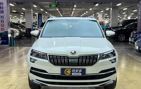 Skoda Karoq I, 2022 год, 1 870 000 рублей, 2 фотография