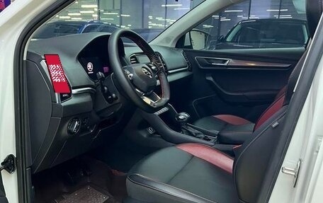 Skoda Karoq I, 2022 год, 1 870 000 рублей, 8 фотография