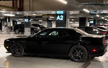Dodge Challenger III рестайлинг 2, 2019 год, 4 150 000 рублей, 8 фотография