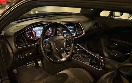 Dodge Challenger III рестайлинг 2, 2019 год, 4 150 000 рублей, 9 фотография