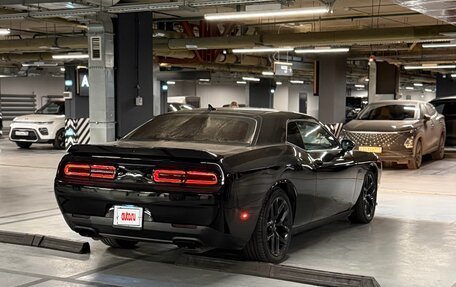 Dodge Challenger III рестайлинг 2, 2019 год, 4 150 000 рублей, 6 фотография