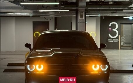 Dodge Challenger III рестайлинг 2, 2019 год, 4 150 000 рублей, 3 фотография