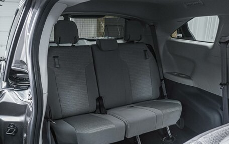 Toyota Sienna, 2021 год, 4 187 000 рублей, 9 фотография