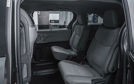 Toyota Sienna, 2021 год, 4 187 000 рублей, 10 фотография