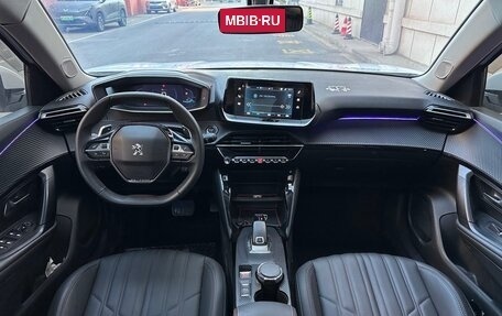 Peugeot 2008 II, 2022 год, 1 150 000 рублей, 13 фотография