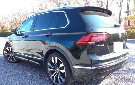 Volkswagen Tiguan II, 2018 год, 2 100 000 рублей, 4 фотография