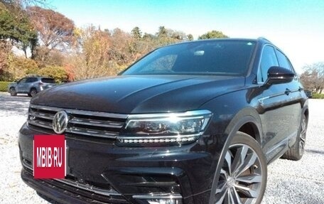 Volkswagen Tiguan II, 2018 год, 2 100 000 рублей, 2 фотография