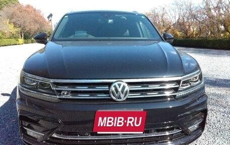 Volkswagen Tiguan II, 2018 год, 2 100 000 рублей, 3 фотография