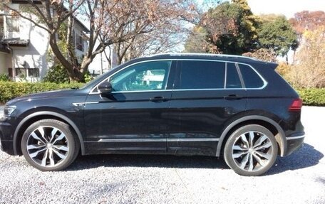 Volkswagen Tiguan II, 2018 год, 2 100 000 рублей, 8 фотография