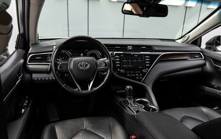 Toyota Camry, 2020 год, 3 170 000 рублей, 6 фотография