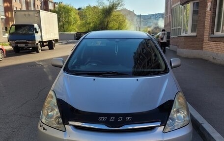 Toyota Wish II, 2003 год, 700 000 рублей, 1 фотография
