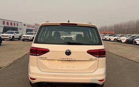 Volkswagen Touran III, 2022 год, 1 700 000 рублей, 4 фотография