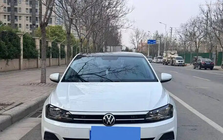 Volkswagen Polo, 2022 год, 1 100 001 рублей, 2 фотография