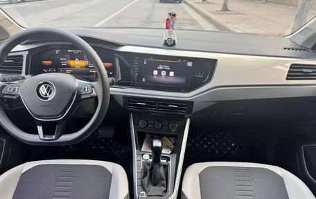 Volkswagen Polo, 2022 год, 1 100 001 рублей, 8 фотография