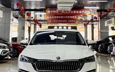 Skoda Octavia IV, 2023 год, 1 750 001 рублей, 2 фотография