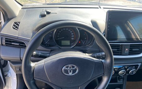 Toyota Yaris, 2021 год, 1 450 000 рублей, 6 фотография