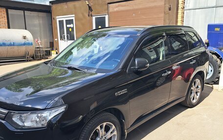 Mitsubishi Outlander III рестайлинг 3, 2013 год, 1 300 000 рублей, 2 фотография