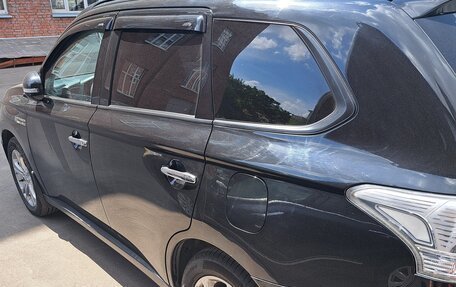 Mitsubishi Outlander III рестайлинг 3, 2013 год, 1 300 000 рублей, 5 фотография