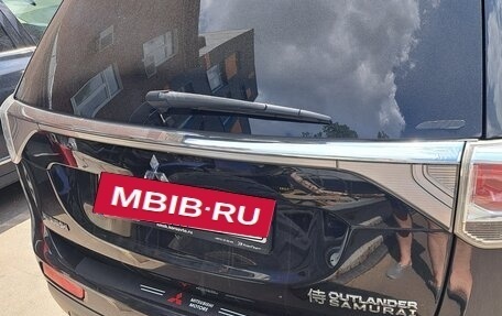 Mitsubishi Outlander III рестайлинг 3, 2013 год, 1 300 000 рублей, 4 фотография