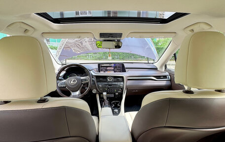Lexus RX IV рестайлинг, 2017 год, 4 850 000 рублей, 12 фотография