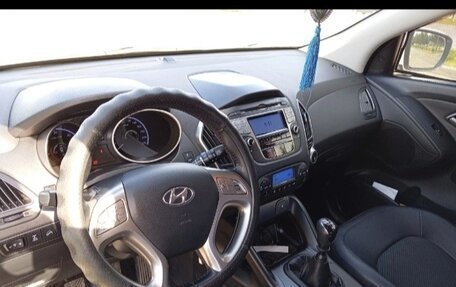 Hyundai ix35 I рестайлинг, 2011 год, 1 080 000 рублей, 4 фотография