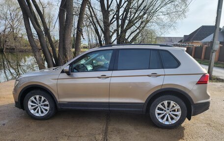 Volkswagen Tiguan II, 2019 год, 2 400 000 рублей, 2 фотография