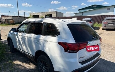 Mitsubishi Outlander III рестайлинг 3, 2018 год, 2 150 000 рублей, 6 фотография