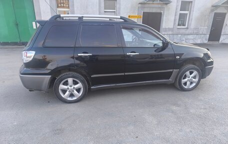 Mitsubishi Outlander III рестайлинг 3, 2004 год, 490 000 рублей, 5 фотография
