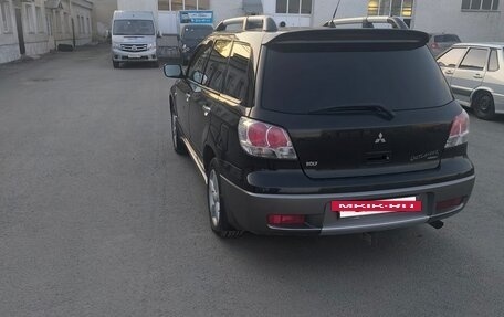 Mitsubishi Outlander III рестайлинг 3, 2004 год, 490 000 рублей, 2 фотография