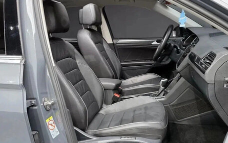 Volkswagen Tiguan II, 2022 год, 2 800 000 рублей, 8 фотография