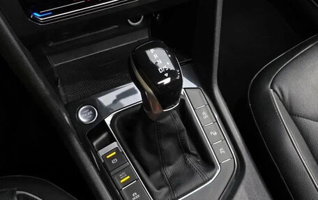 Volkswagen Tiguan II, 2022 год, 2 800 000 рублей, 12 фотография