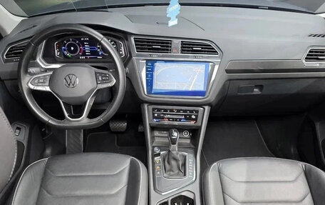 Volkswagen Tiguan II, 2022 год, 2 800 000 рублей, 6 фотография