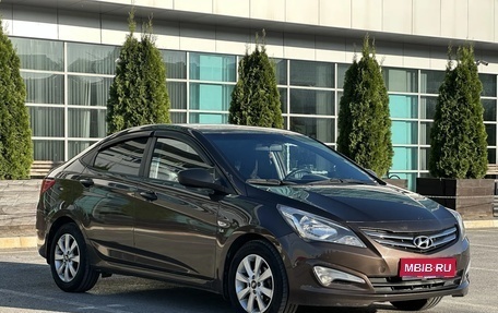 Hyundai Solaris II рестайлинг, 2015 год, 1 050 000 рублей, 1 фотография