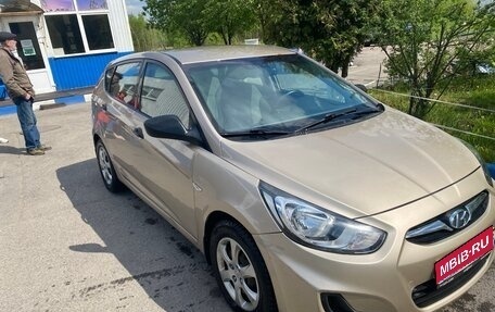 Hyundai Solaris II рестайлинг, 2012 год, 655 000 рублей, 1 фотография