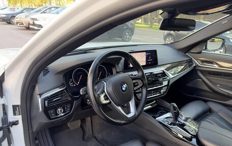BMW 5 серия, 2018 год, 3 690 000 рублей, 12 фотография