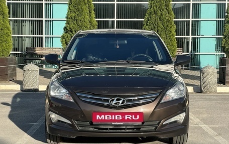 Hyundai Solaris II рестайлинг, 2015 год, 1 050 000 рублей, 2 фотография