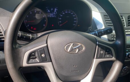 Hyundai Solaris II рестайлинг, 2012 год, 655 000 рублей, 15 фотография