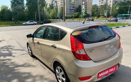 Hyundai Solaris II рестайлинг, 2012 год, 655 000 рублей, 3 фотография