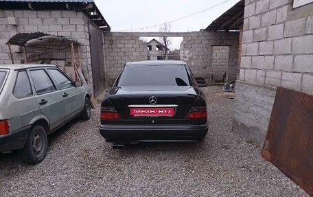 Mercedes-Benz E-Класс, 1995 год, 1 300 000 рублей, 5 фотография