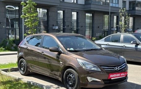Hyundai Solaris II рестайлинг, 2016 год, 950 000 рублей, 3 фотография