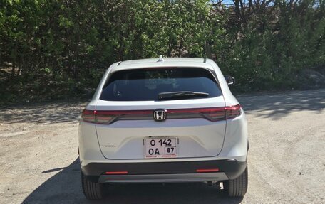Honda Vezel, 2024 год, 2 700 000 рублей, 13 фотография