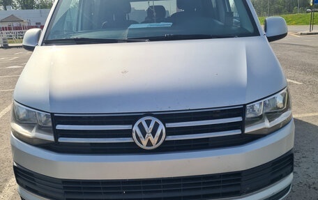 Volkswagen Caravelle T6 рестайлинг, 2016 год, 2 350 000 рублей, 10 фотография
