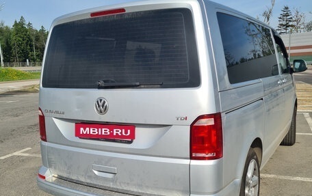 Volkswagen Caravelle T6 рестайлинг, 2016 год, 2 350 000 рублей, 7 фотография