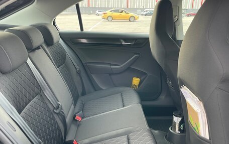 Skoda Rapid II, 2021 год, 2 400 000 рублей, 10 фотография